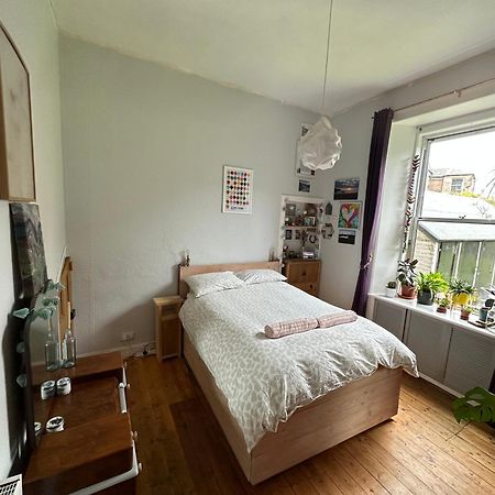 Quirky Apartment In Leith เอดินบะระ ภายนอก รูปภาพ
