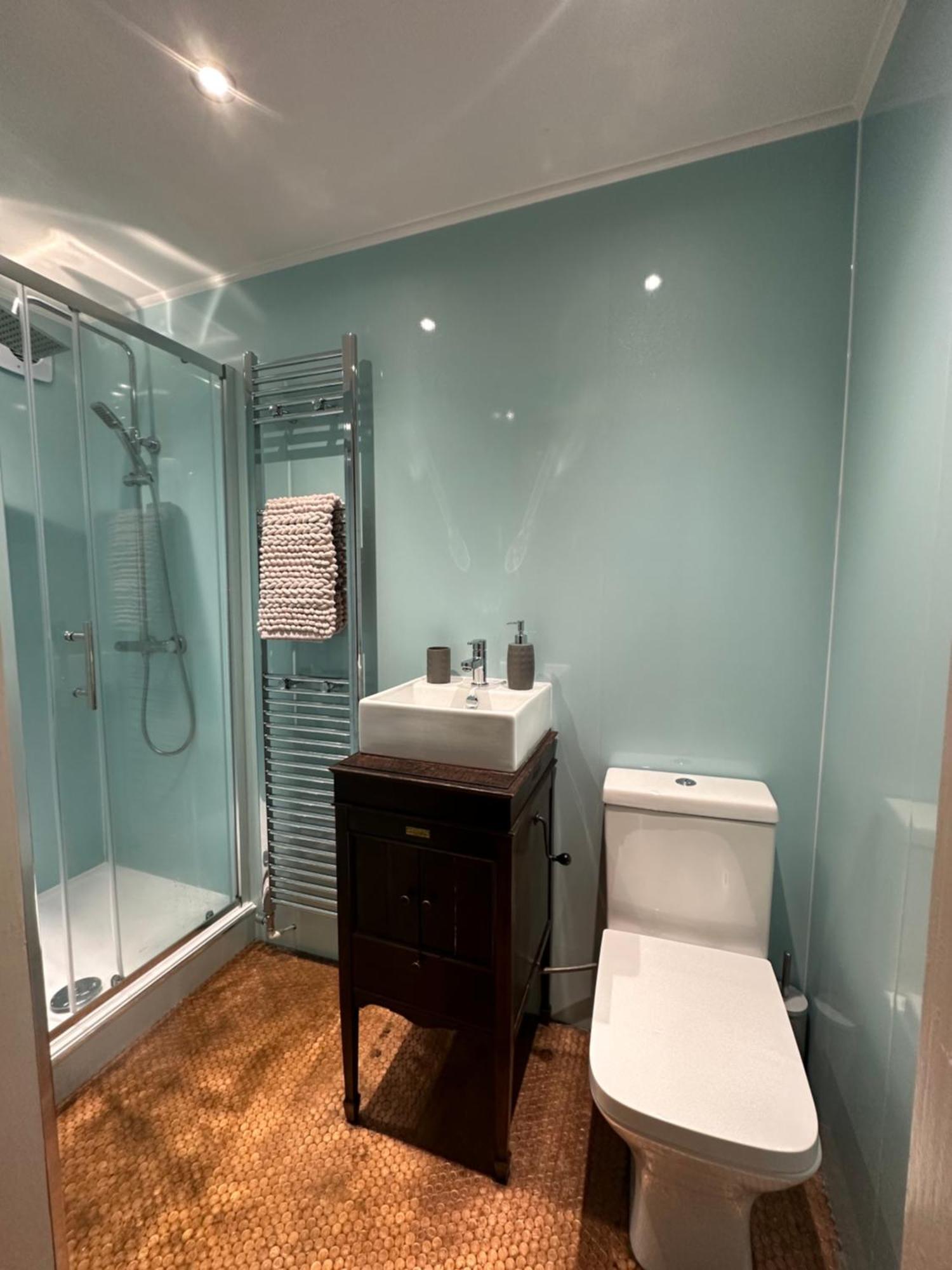 Quirky Apartment In Leith เอดินบะระ ภายนอก รูปภาพ