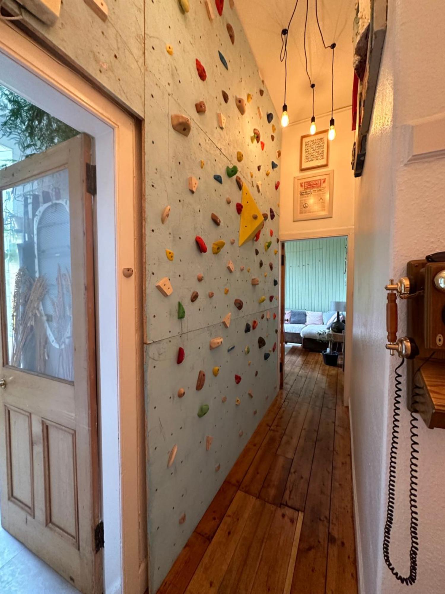Quirky Apartment In Leith เอดินบะระ ภายนอก รูปภาพ